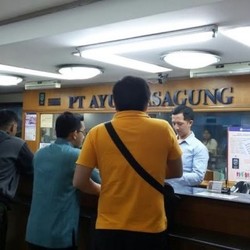 Dolar AS Tembus Rp 13.400, Money Changer Ramai Pengunjung