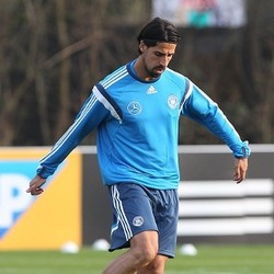 Juventus Dapatkan Khedira