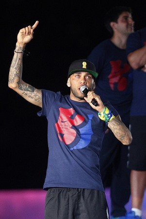 Dani Alves Perpanjang Kontrak dengan Barca