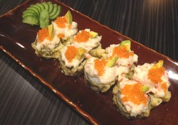 Little Takigawa: Oishii! Ada Sushi Kamikaze dan Scallop in Dynamite yang Gurih Creamy