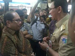 Sempat Memuji, Ahok Coba Beli Tiket Single Trip Commuter Line