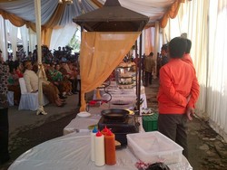 Dialog Ortu Selvi dalam Prosesi Sadeyan Dawet: Wis Enak Durung Pakne?