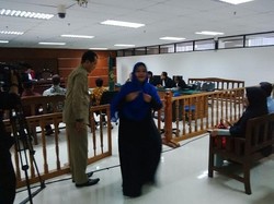 Istrinya Tolak Bersaksi, Sutan: Kasihan Dia, Sudah Capai