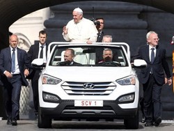 Bukti Kesederhaan Paus Fransiskus, Pakai Hyundai Santa Fe Biasa