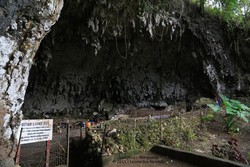 Menelusuri Misteri Manusia Kerdil Flores