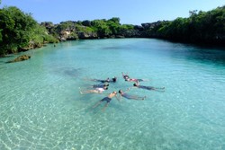 Danau Sebening Kaca di Sumba yang Bikin Iri