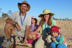 Lagi Liburan, Keluarga Ini Temukan Fosil Dinosaurus di Australia