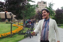 Gaya Ceria Indra Bekti Jadi Pemandu Wisata di Turki