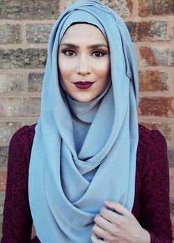 Cerita Amena Khan, Blogger Inggris yang Terkesan dengan Hijabers Indonesia
