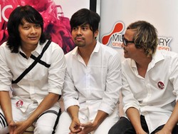 Absen di Album Religi, Dewa Budjana Tegaskan Masih di GIGI