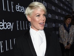 Twitter Diretas, Pink Promosikan Situs Porno