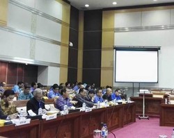 Pangkas Birokrasi Perizinan, Menkominfo Lapor DPR