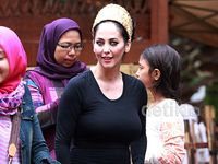 Hot Man! Meriam Bellina Tetap Seksi di Usia 50 Tahun