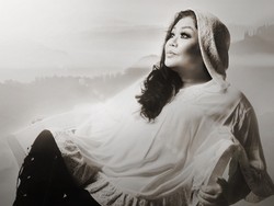 Tak Mau Disebut Penyanyi Tembang Kenangan, Ermy Kullit Imbau TV Lebih Adil