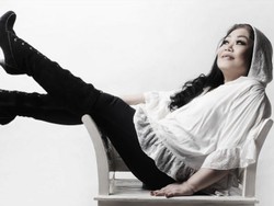 Napak Tilas Jejak Panjang Ermy Kullit Lewat Album Timeless Hits