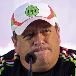 Gara-gara Tweet Politis, Pelatih Meksiko Bisa Didenda Rp 119 Juta