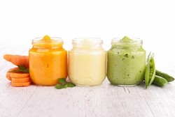 Menambahkan Gula dan Garam Saat Bikin MPASI, Boleh Nggak Sih?