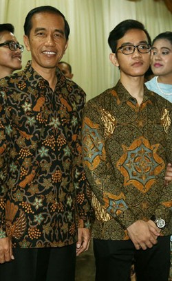 15 Bingkisan Sederhana Diserahkan Gibran Pada Selvi di Malam Midodareni