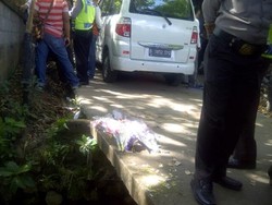 Karangan Bunga untuk Angeline Berdatangan di Rumah Ibu Angkat