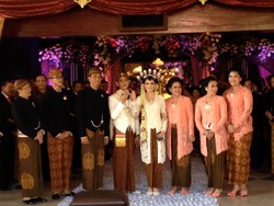 Gibran dan Selvi Pamer Cincin Nikah usai Akad, ini Fotonya