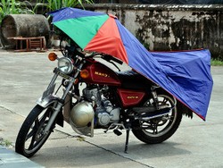 Jatuh dari Ojek Saat Nonton Film Porno, Alat Vital Pria Ini Patah