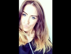 Sisa Umur Tinggal Setahun, Gadis Cantik Ini Pilih Liburan