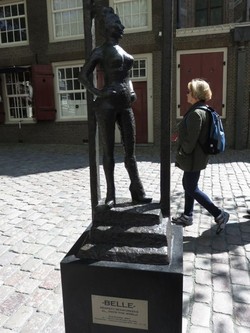 Kisah Patung PSK di Red Light District Amsterdam