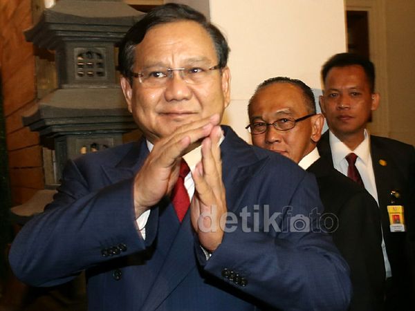 Tokoh KMP Datang ke Resepsi Anak Jokowi