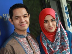 Alyssa Soebandono dan Dude Harlino Belum Niat Bikin Instagram untuk Anak