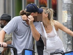New Couple Alert! Leonardo DiCaprio Kepergok Cium Bibir Model Cantik