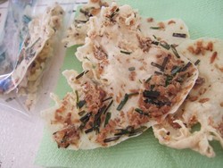 Yuk, Bikin Rempeyek Teri yang Renyah Enak untuk Stok!