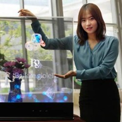 Wow! Samsung Pamer TV Transparan