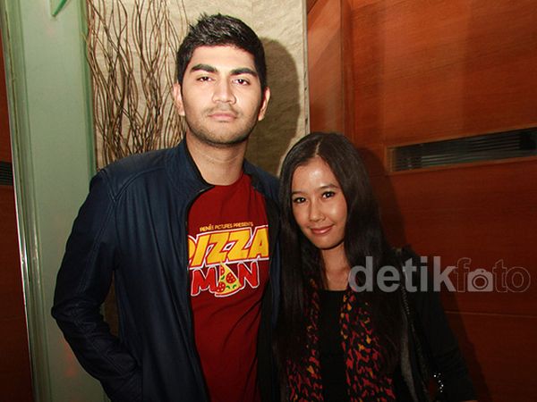 Ehm... Ardina Rasti Lengket dengan Gandhi Fernando