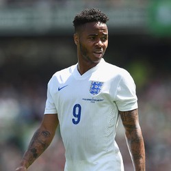 Suarez Memang Tak Bisa Digantikan, tapi Sterling Bisa Digantikan