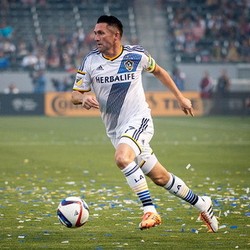 LA Galaxy Perpanjang Kontrak Robbie Keane