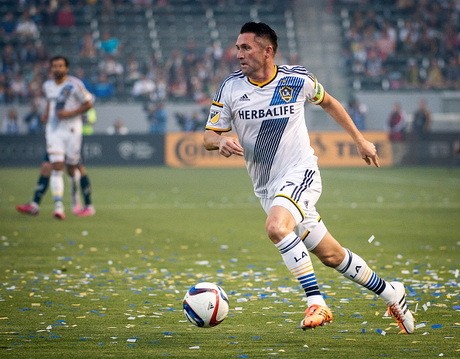 LA Galaxy Perpanjang Kontrak Robbie Keane