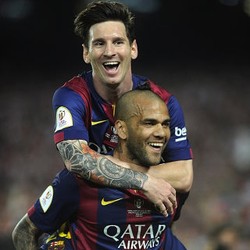 Messi Ikut Pengaruhi Keputusan Alves Bertahan di Barca