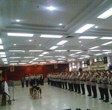Lantik 8 Kapolda, Kapolri Minta Tingkatkan Soliditas dan Bekerja Profesional