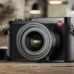 Perkawinan Apik Modern-Klasik di Leica Q