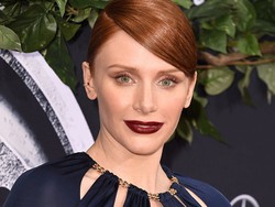 Kisah Bryce Dallas Howard Lari dari Kejaran Dinosaurus di Jurassic World