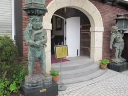 Kursi Saturnus di Jepang yang Konon Bisa Mengabulkan Doa