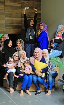 Bukan Sekadar Berkumpul, Ini Manfaat Arisan yang Dirasakan Hijabers