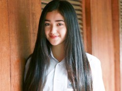 Mengenal Lebih Dekat si ABG Cantik Ranty Maria