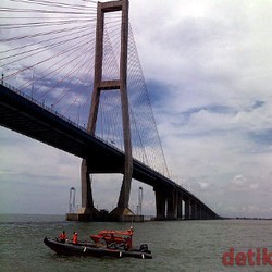 Ini Alasan Jokowi Gratiskan Motor Melintas di Tol Suramadu