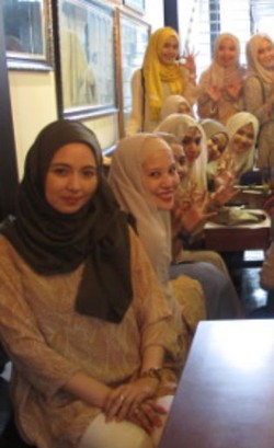 Serba-serbi Arisan Para Hijabers