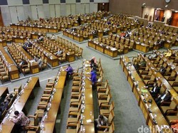 Ajukan Dana Aspirasi, Anggota DPR Disebut Sinterklas Politik di Daerah