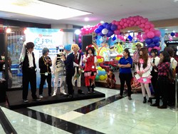 Cosplayer Ramaikan Festival Jepang Re-JPop Aoi No Hibi Siang Ini