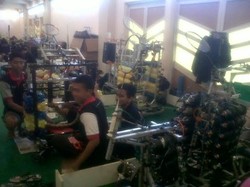 Seru! Ratusan Robot Buatan Mahasiswa Indonesia Bersaing di Yogya