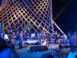 Dinginya Malam, Indahnya Bromo dan Merdunya Tulus Tutup Hari Pertama Jazz Gunung 2015
