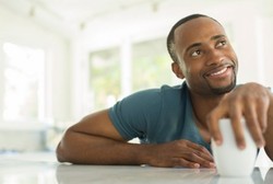 Yuk Senyum! Optimistis Bantu Lawan Efek Negatif Stres Lho